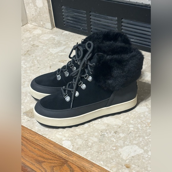 BN Ugg Koolaburra boots - Picture 1 of 5